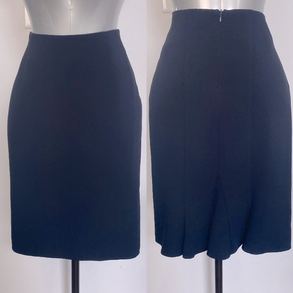Navy blue pleated French girl formal office old money aesthetic skirt size 6